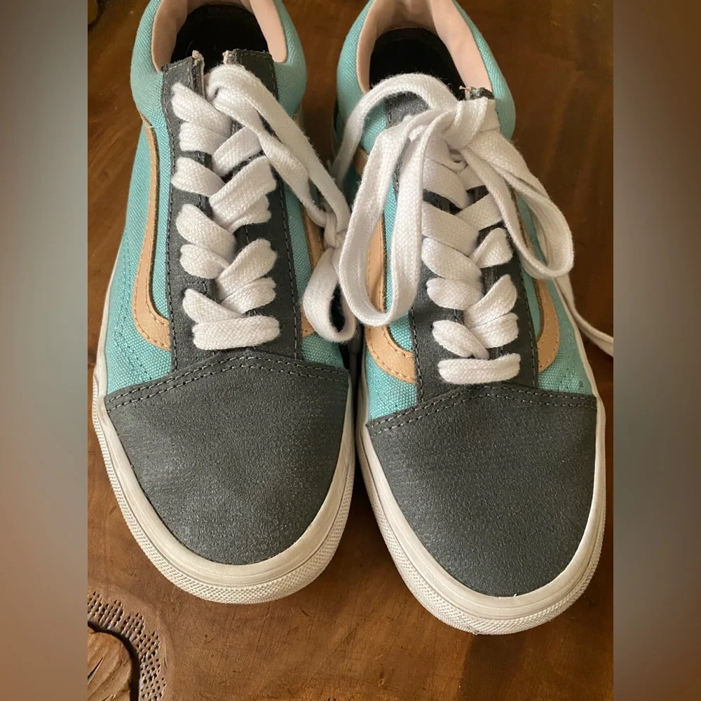 Kids Vans sneakers Size 4.5 Men’s 6 Women’s fun design - Picture 1 of 7
